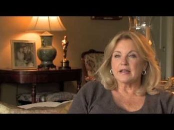 Suzanne Lloyd introduces Never Weaken