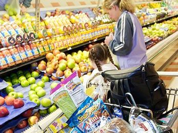 Grocery Shoppers Continue to Spend Less, Embrace Private Label
