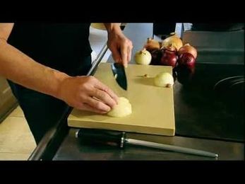 Gordon Ramsay: How to Chop an Onion