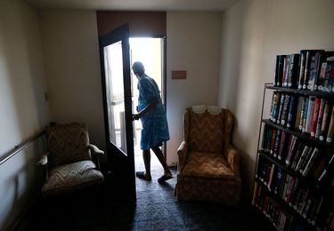 Apartment crams lots of living in 1 space