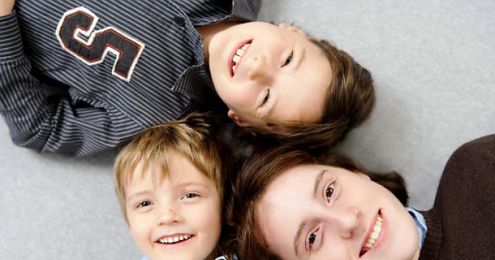 Key to adult happiness? A youthful social life