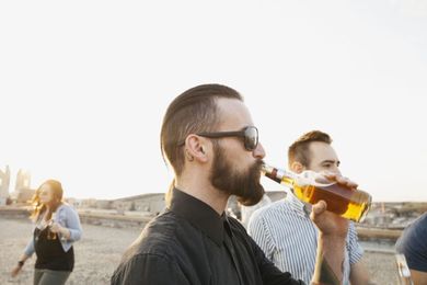 Is It Better to Drink Low Alcohol Beer or Alcohol Free Beverages?