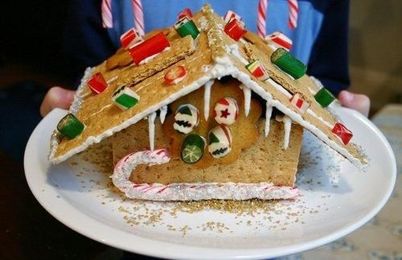 How to Build a No-Bake Gingerbread House (PHOTOS)