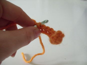 How to crochet in rows without turning