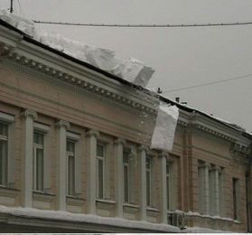 5 Ways Not to Clean Snow Off Your Roof