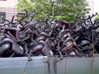 Expert Advice on Getting Rid of Old Office Furniture