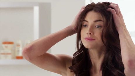 Learn How to Style Your Hair in Silky Waves