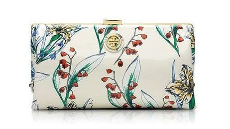 16 Floral Accessories That Might Just Upstage The Centerpieces