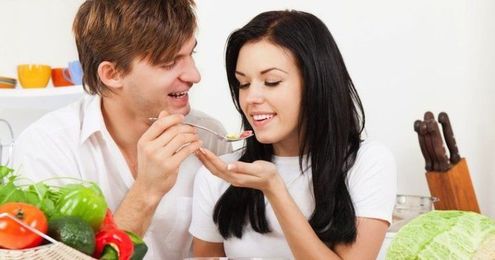 Are You Eating Mindfully? 5 Ways To Make Your Meal An Experience