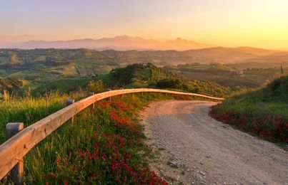 44 Creative Desktop Wallpapers to Keep You Focused & Working