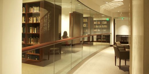 Nothing to read? Airport libraries to the rescue