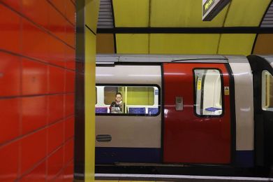 8 things you shouldn't do on the Tube