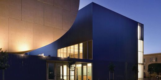 LOOK: 50 Stunning Synagogues Will Knock Your Socks Off