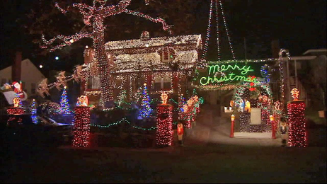 Safety tips to hang Christmas lights like a pro