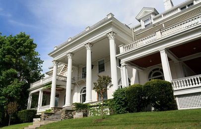 Study: Fraternity, Sorority Members More Likely to Graduate on Time