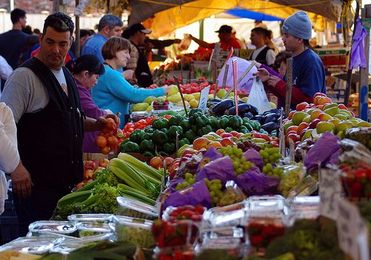 A Discount Market Is The Best Place To Reduce Your Grocery Budget