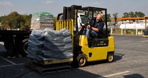 Know the Basics of Forklift Training Safety