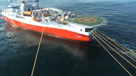 Ships Move World's Largest Floating Object