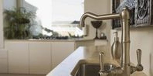 How to Get Super Glue off a Quartz Countertop