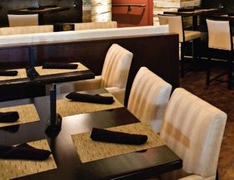 5 Ways to Compare Restaurant Tables and Chairs