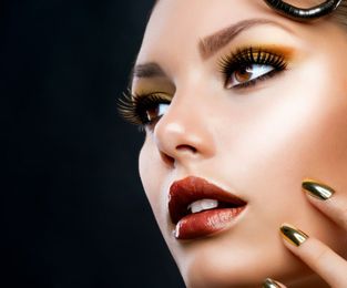 Go for the Gold: How To Wear Gold Makeup