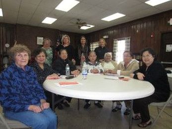 Forest Park Manor residents learn to shop smart for groceries