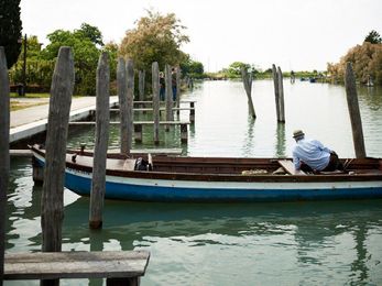 How to Get Around Venice By Boat