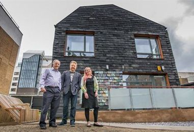 Brighton Professor Builds Eco Home out Of Garbage (VIDEO)
