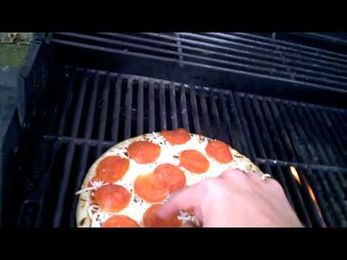 Cook a pizza on a BBQ Grill