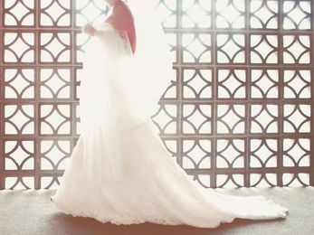 Everything You Need to Know About Your Wedding Dress Contract