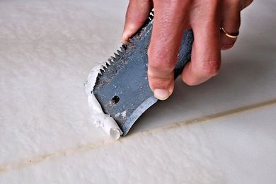 How to remove wax from your surfboard