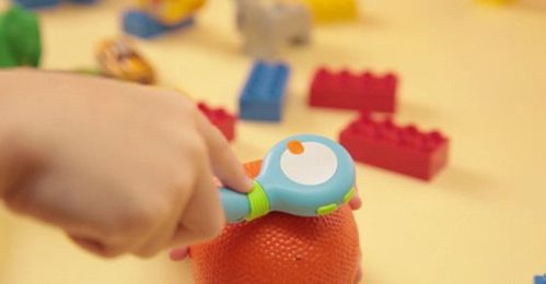 Mozbii Is A Color-Picking Stylus Just For Kids