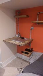 DIY Bedroom Furniture Using Reclaimed Wood And Plumbing Pipes
