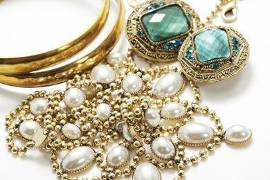 How to Sell Antique Jewelry