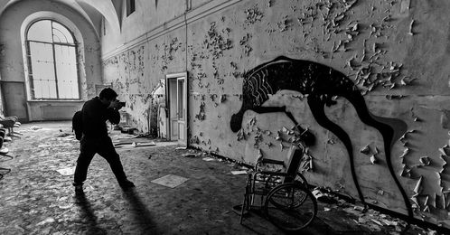 12 beautifully eerie photos shot in the dark