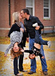 6 Fun Ways to Pose for a Family Portrait