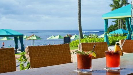 10 best beach bars in Hawaii