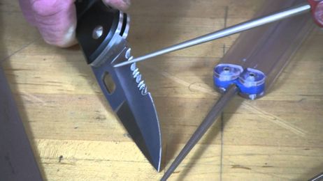 Sharpening Serrated Edges with DMT® Diafold® Serrated Sharpeners
