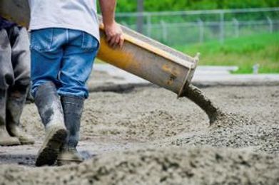 4 Benefits of a Foundation Built with Concrete Walls