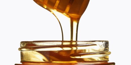 4 Ways Honey Can Give Your Health a Boost