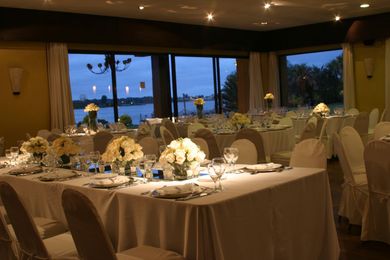 To Plan or Not to Plan: Pros and Cons of Hiring a Wedding Planner