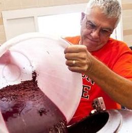 Another reason to drink wine: it could help you burn fat