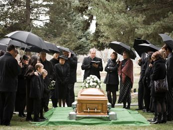 The Easiest Way to Plan a Christian Funeral or Memorial Service