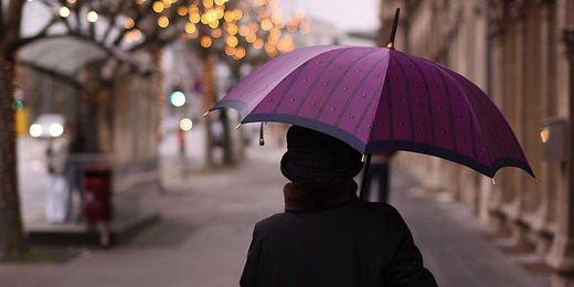 This umbrella will text you if you forget it