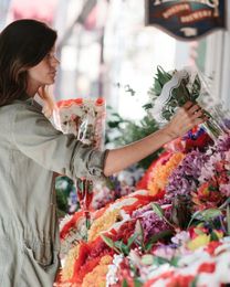 3 ways to arrange supermarket flowers