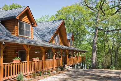 The Lakeside Life from Country's Best Log Homes Magazine