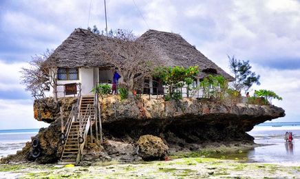 10 International Restaurants with Amazing Architecture