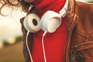 7 tips for listening to music safely