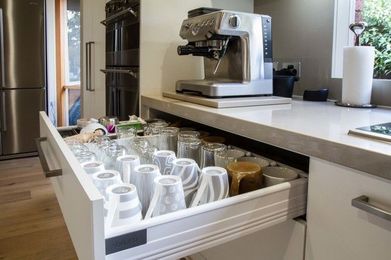 Pulling Power: Clever Drawer Tactics for a Kitchen