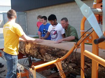 Demonstrate Your Portable Sawmill to Create New Business